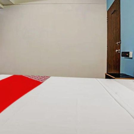 Hotel Welcome, Vip Road Vesu Surat Exterior photo