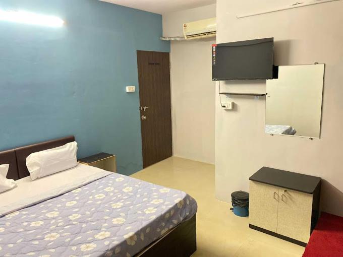 Hotel Welcome, Vip Road Vesu Surat Exterior photo